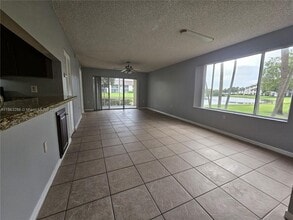8106 Glenmoor Dr in West Palm Beach, FL - Building Photo - Building Photo