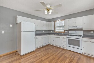 1930 Center St W in Rochester, MN - Building Photo - Building Photo