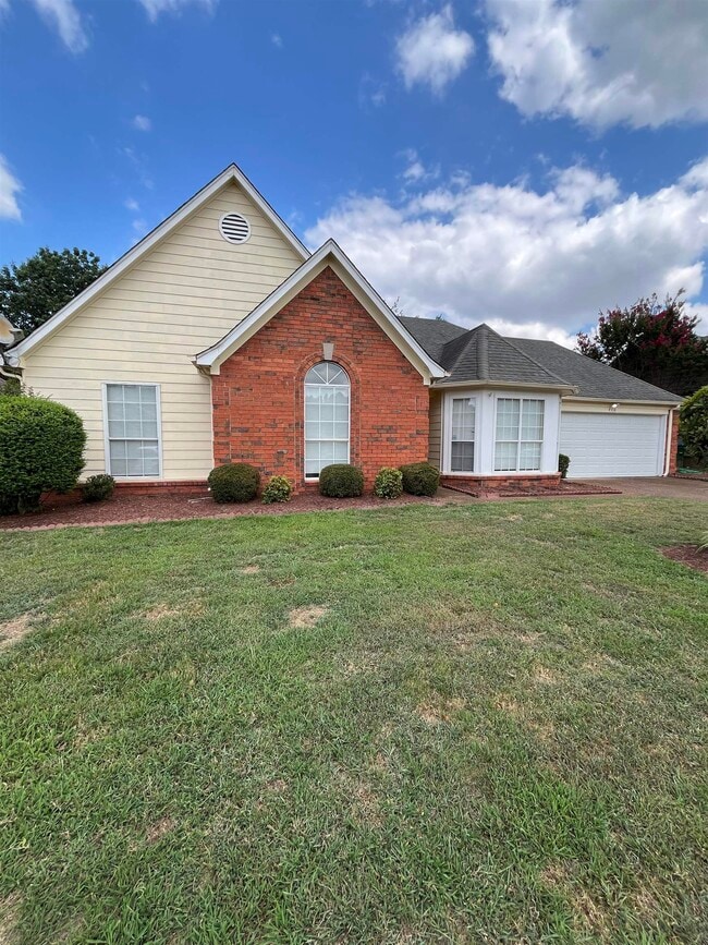 4558 Kings Grant Dr in Memphis, TN - Building Photo - Building Photo