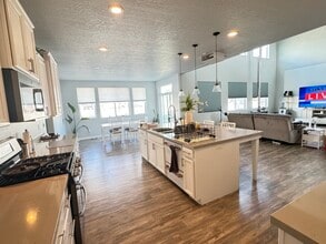 522 N 220 E, Unit 2 Rooms plus 1 private bathrooms in Vineyard, UT - Building Photo - Building Photo