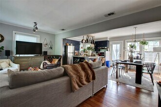3407 Hollywood Ave in Austin, TX - Foto de edificio - Building Photo