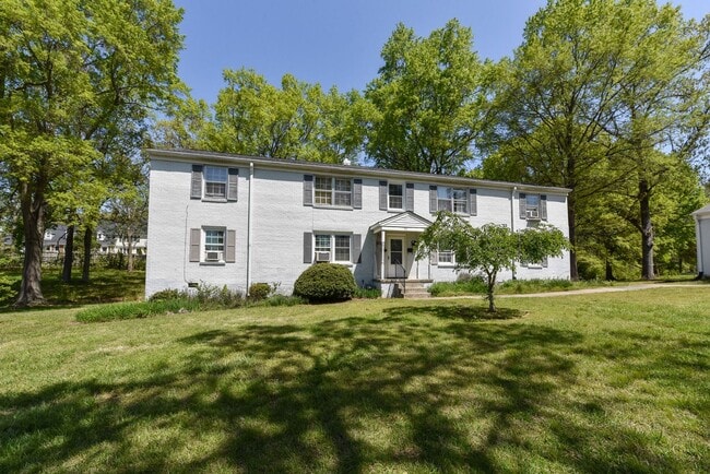 property at 1700 Roslyn Dr