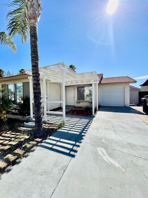 27690 Connie Way in Menifee, CA - Building Photo