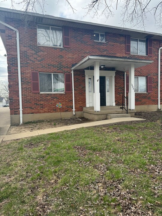 1408 Jackson Ln in Middletown, OH - Foto de edificio