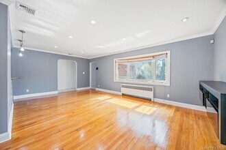 2282 Baylis Ave in Elmont, NY - Building Photo - Building Photo