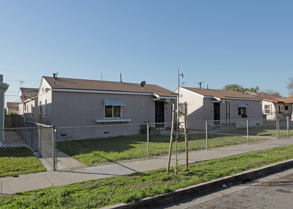 3718-3720 E 57th St in Maywood, CA - Foto de edificio