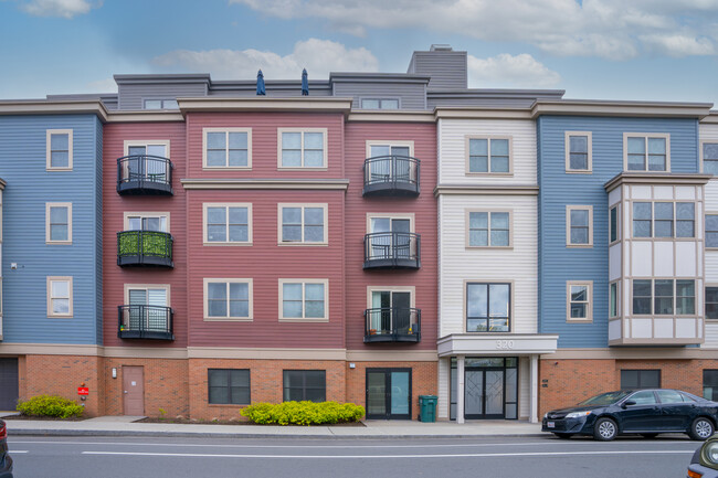 Maverick Place in Boston, MA - Foto de edificio - Building Photo