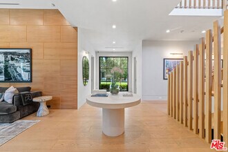 17228 Otsego St in Los Angeles, CA - Building Photo - Building Photo