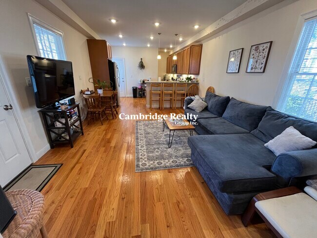 14 Flint St, Unit 1