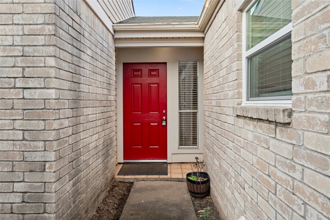 12143 Stone W Dr in Houston, TX - Building Photo