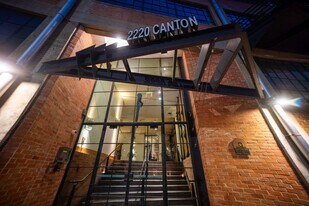 2220 Canton St, Unit 110 in Dallas, TX - Building Photo