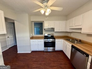 2939 Aspen Woods Entry in Doraville, GA - Building Photo - Building Photo