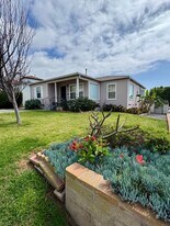 803 Van Nuys St in San Diego, CA - Building Photo