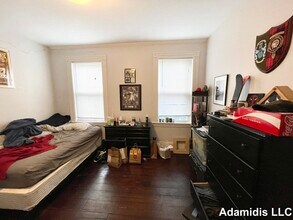 32 Rawson St, Unit 2 in Boston, MA - Foto de edificio - Building Photo