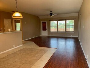 713 Charyl Lynn Dr in Argyle, TX - Foto de edificio - Building Photo