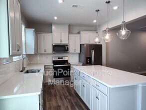 8114 Overmeadow Ln in Charlotte, NC - Building Photo - Building Photo