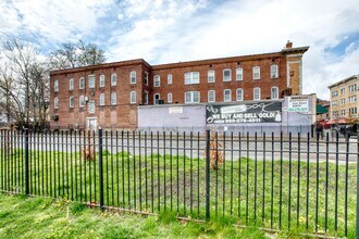 825-829 Park St in Hartford, CT - Building Photo - Building Photo