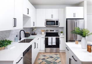 Marlowe Tomoka Village in Daytona Beach, FL - Building Photo - Building Photo