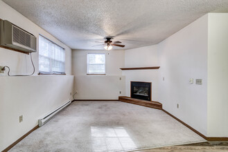 627 Maple St, Unit 1 in Eau Claire, WI - Building Photo - Building Photo