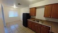 2605 Chester Dr, Unit A and C in Modesto, CA - Building Photo - Building Photo