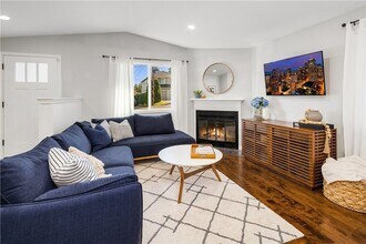 910 N 101st St in Seattle, WA - Building Photo - Building Photo