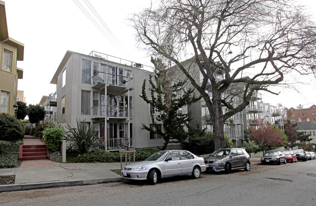 York Towers in Oakland, CA - Building Photo - Building Photo