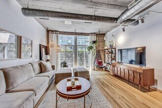 110 N Peoria St in Chicago, IL - Building Photo - Building Photo