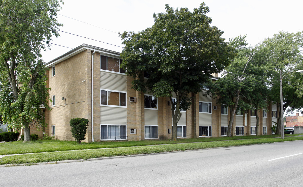 Whitney Arms in Detroit, MI - Building Photo