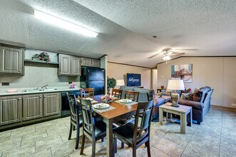 Pearce Point in Albany, GA - Foto de edificio - Building Photo