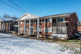 Kingswood Gardens Condos in New Windsor, NY - Building Photo - Building Photo