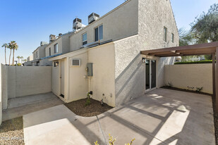 7720 E 1st Ave in Scottsdale, AZ - Foto de edificio - Building Photo