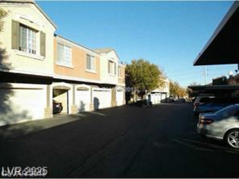 7709 Himalayas Ave in Las Vegas, NV - Building Photo