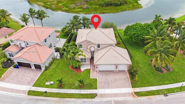 4116 SW 179th Way in Miramar, FL - Foto de edificio - Building Photo