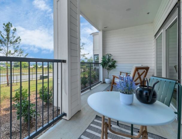 275 Pine Terrace Dr in Montgomery, TX - Building Photo