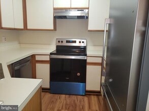 11705 Summerchase Cir in Reston, VA - Building Photo - Building Photo