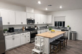 1327 Callison Wy in Olivehurst, CA - Building Photo - Building Photo