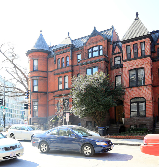 1000 22nd St NW in Washington, DC - Foto de edificio - Building Photo