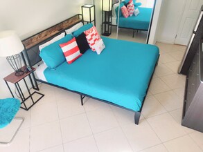 72883 Sierra Vista Dr in Palm Desert, CA - Foto de edificio - Building Photo