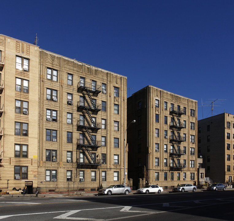 877 Empire Blvd in Brooklyn, NY - Building Photo