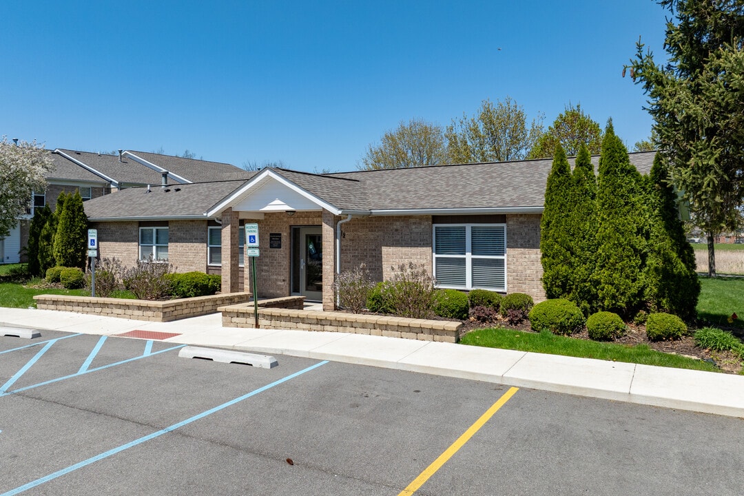 Misty Glen Apartments in Hebron, IN - Building Photo