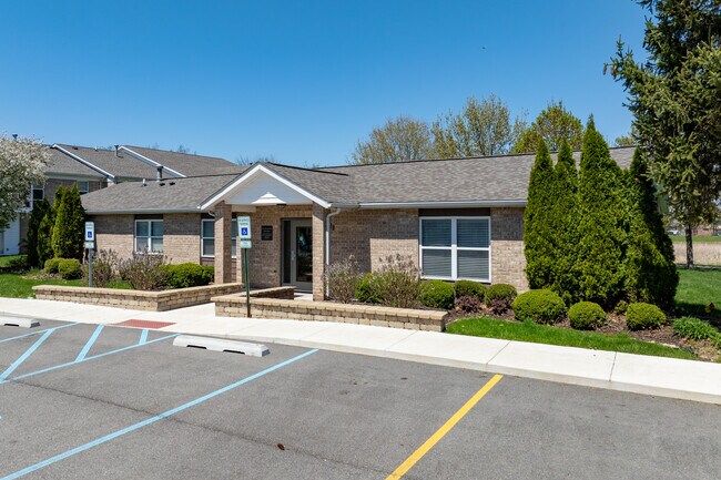 Misty Glen Apartments in Hebron, IN - Building Photo - Primary Photo