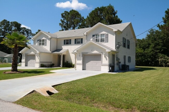 1 Bunker Knolls Ln in Palm Coast, FL - Foto de edificio - Building Photo