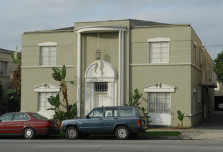 1623-1627 Hillhurst Ave in Los Angeles, CA - Building Photo - Building Photo