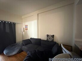 8 Winter Pl, Unit 1005 in Boston, MA - Building Photo