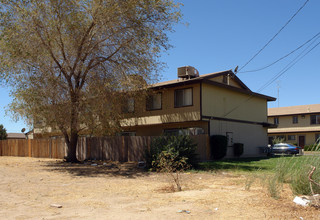 16041 Orange St in Hesperia, CA - Building Photo - Building Photo