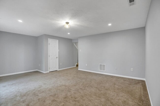 property at 21 Turnmill Ct