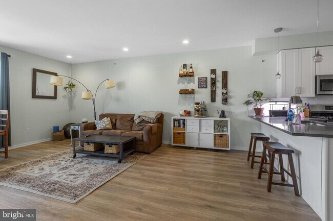 381 Martin St in Philadelphia, PA - Building Photo - Building Photo