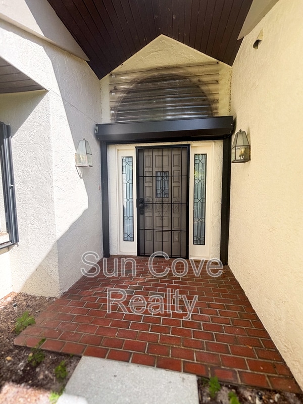 4494 Ascot Cir N in Sarasota, FL - Building Photo - Building Photo