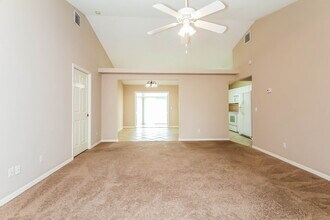 4637 72nd Ct E in Bradenton, FL - Foto de edificio - Building Photo