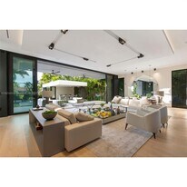 2456 Prairie Ave in Miami Beach, FL - Building Photo